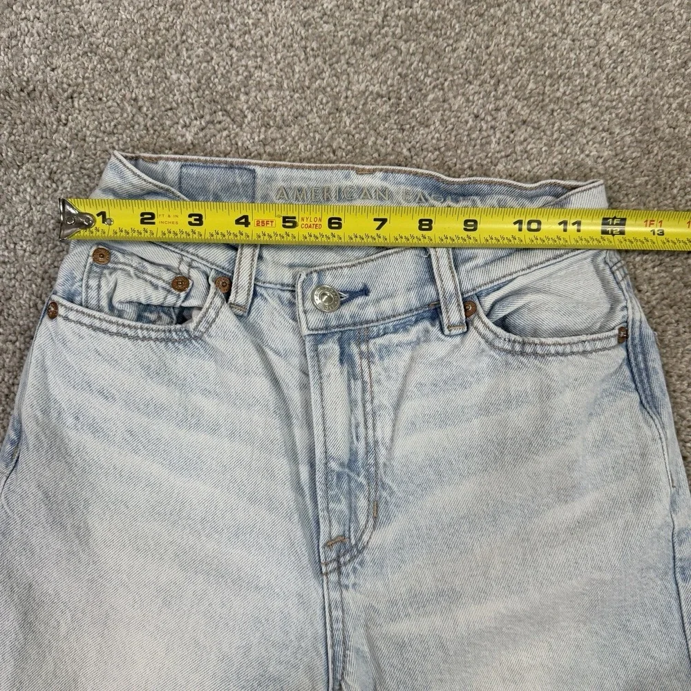 American Eagle Strigid Mom Jeans Light Wash Straight Leg High Rise Size 000 x 31 - Picture 4 of 8